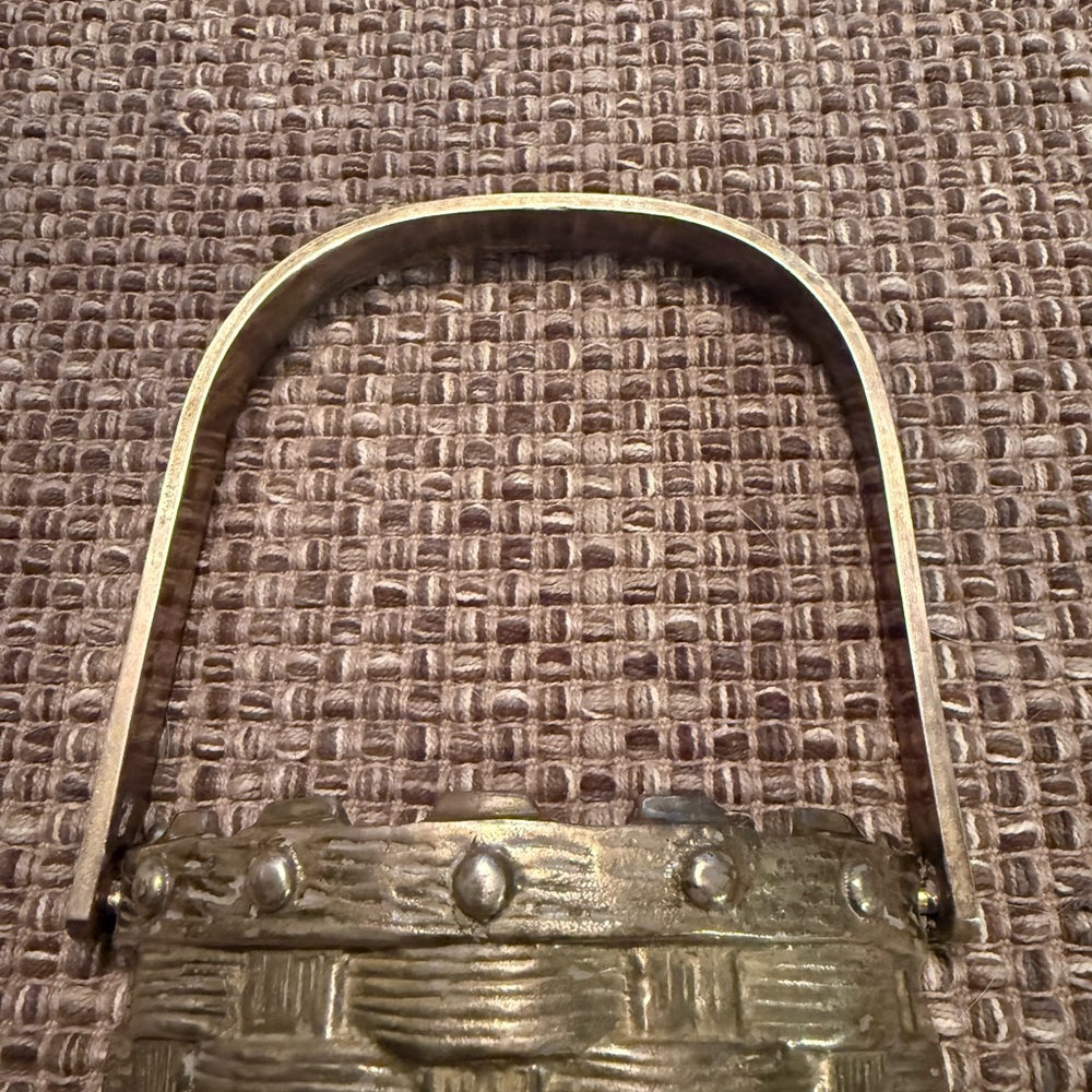 Nantucket Vintage Solid Brass Woven Pattern “Berry Bucket” Door Knocker - Picture 3 of 9
